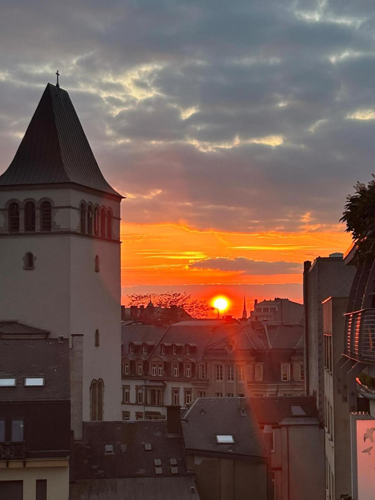 Luxury Penthouse Apartment With 3 Balconies -2 Bedrooms -Petrus View & Parking Luxembourg Extérieur photo