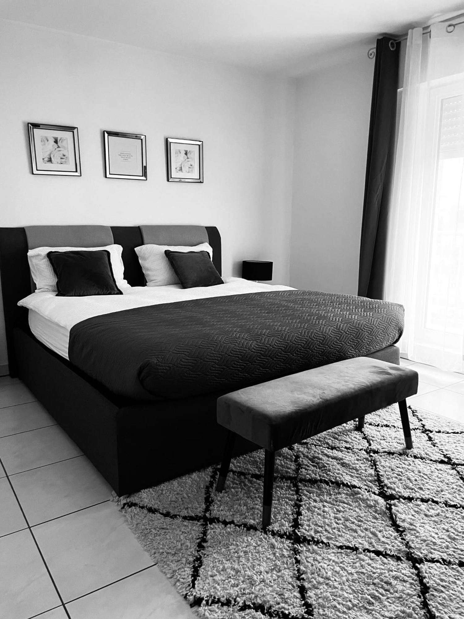 Luxury Penthouse Apartment With 3 Balconies -2 Bedrooms -Petrus View & Parking Luxembourg Extérieur photo